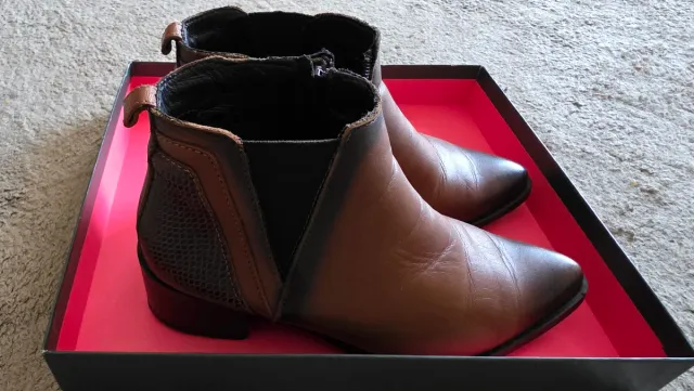 Botas Foreva Pele Castanha Tamanho 36