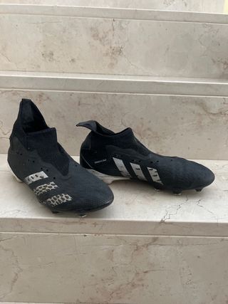 Botas de fútbol Adidas Predator sin cordones