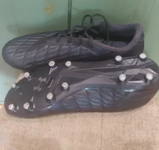 Botas de fútbol Under Armour Negras
