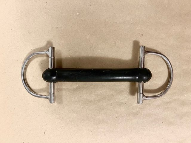 Filete D de goma para caballo