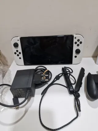 Nintendo Switch OLED Bianco 