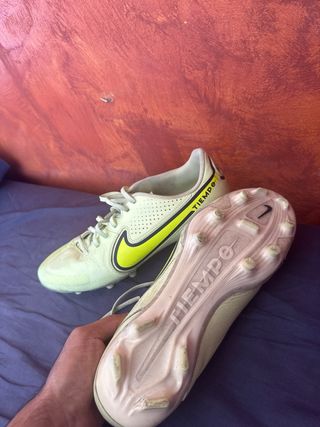 Botas Nike Tiempo Fútbol Talla 45,5