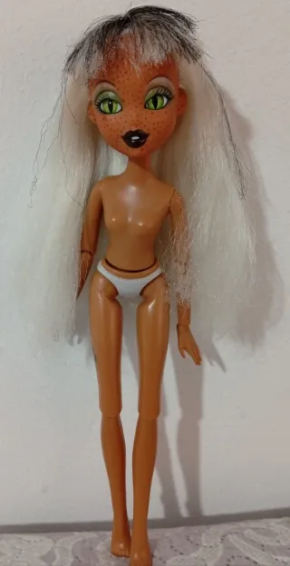 Muñeca estilo Bratz Naranja Ojos Verdes