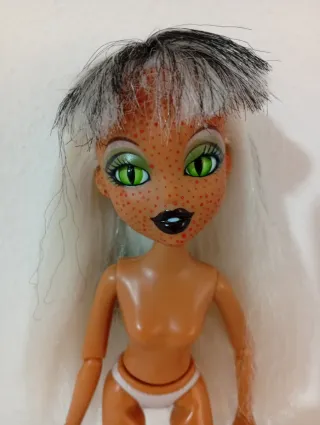 Muñeca estilo Bratz Naranja Ojos Verdes