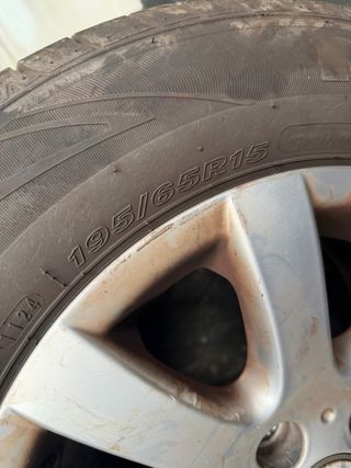 Llantas Golf 5