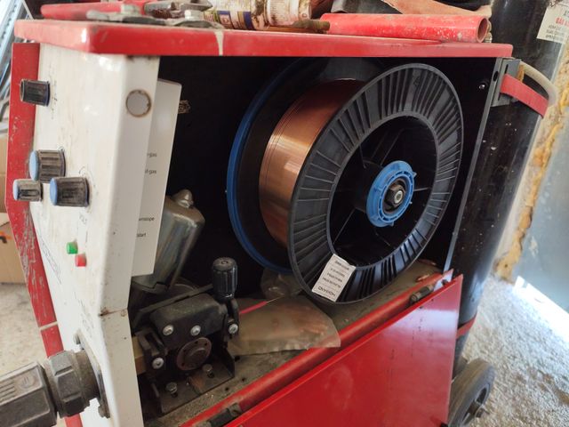 Se alquila o vende soldadora Inverter MIG 220v