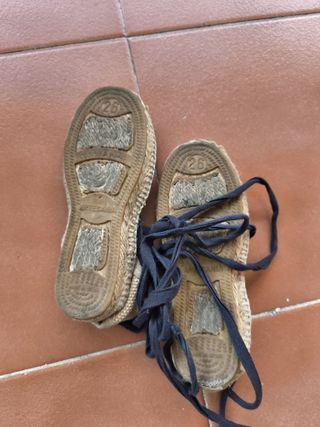 Alpargatas Baturro Beige y Negro número 26