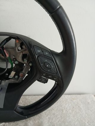Volante Toyota C-HR