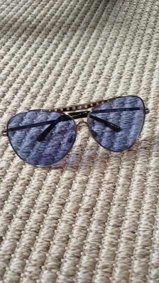 Gafas de sol aviador plateadas y azules