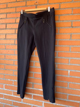 Pantalón negro “Punto Roma” mujer
Talla M