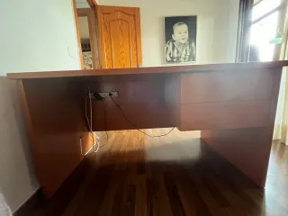 Mesa de despacho color cerezo