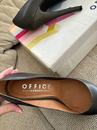 Tacones Office London Piel