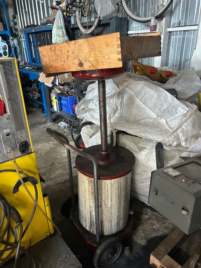 Chupona de aceite para taller