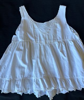 Vestido antiguo bordado