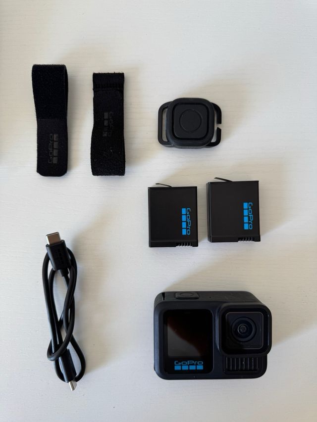 Pacote de Ação GoPro Hero 13 Preto + 49x1+ 128GB SD