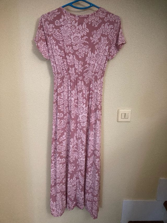 Vestido rosa estampado con flores