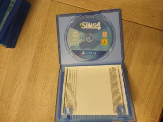 Los Sims 4 PS4