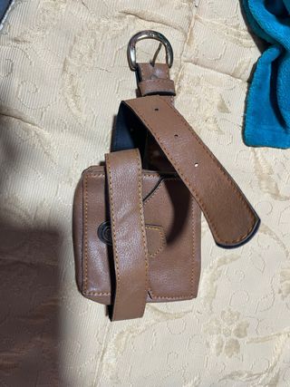 Cinturón Marrón con Bolso y Hebilla