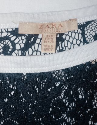 Camiseta encaje negro con rayas