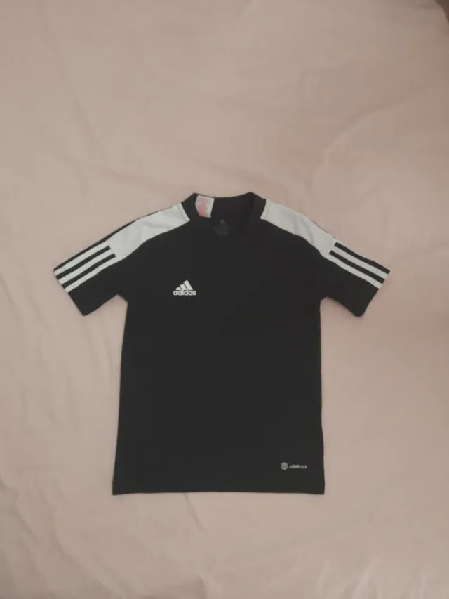Camiseta Adidas Negra y Blanca talla 9-10