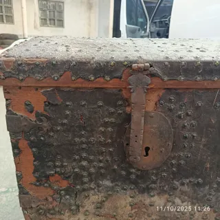 Baúl de caballería antiguo s.XVII