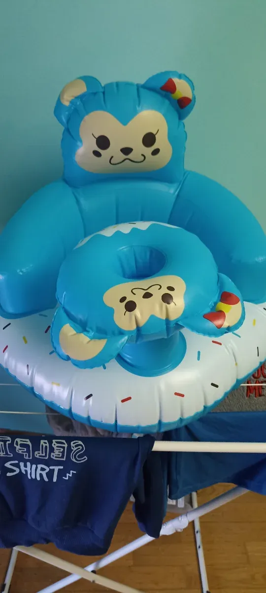 Sillón hinchable bebé azul de Amazon usado una vez
