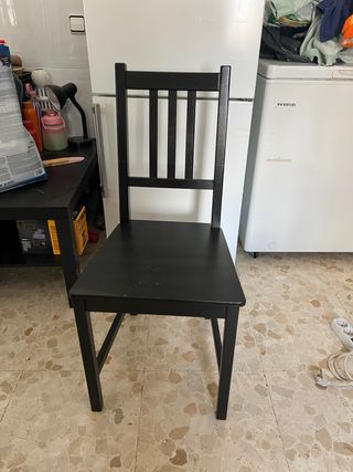 Mesa negra madera + 4 sillas