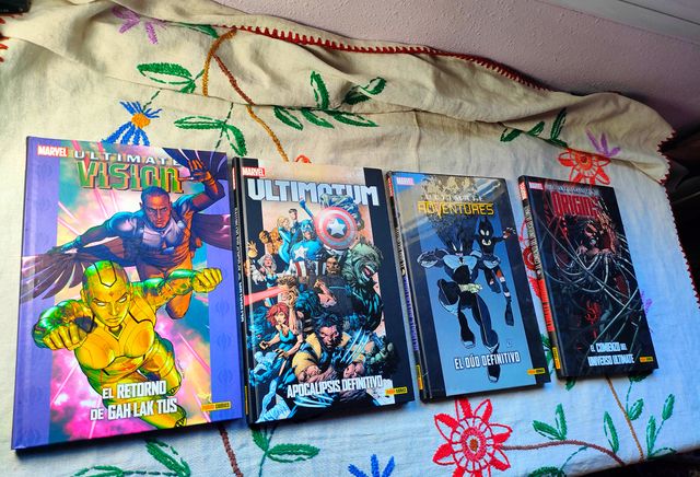 Lote Coleccionable Ultimate 49 y 51. Panini