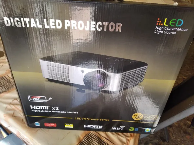 Proyector LED Ryan RD-806