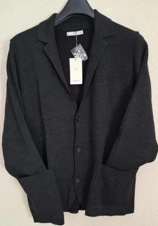 Chaqueta de punto gris Mango