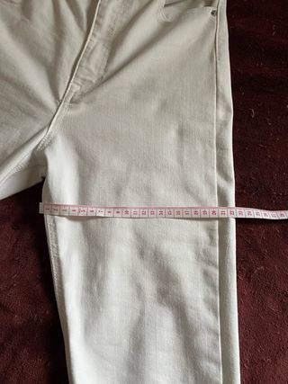 Pantalón vaquero blanco