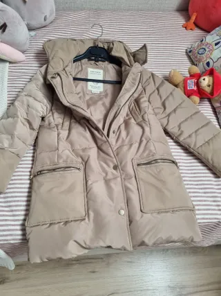 Abrigo acolchado Zara Girls beige