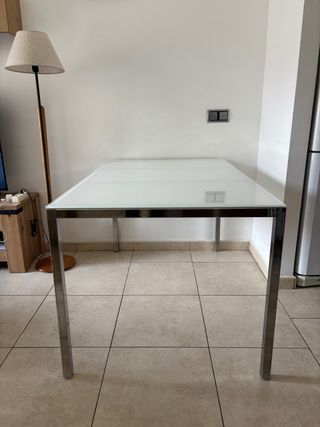 Mesa de comedor cristal y metal
