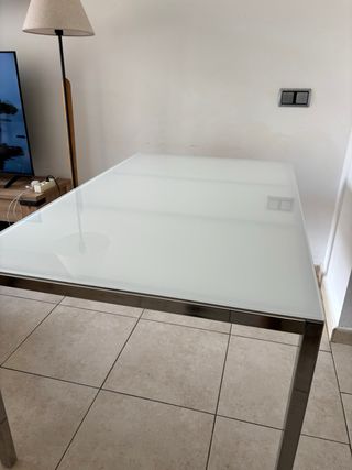 Mesa de comedor cristal y metal