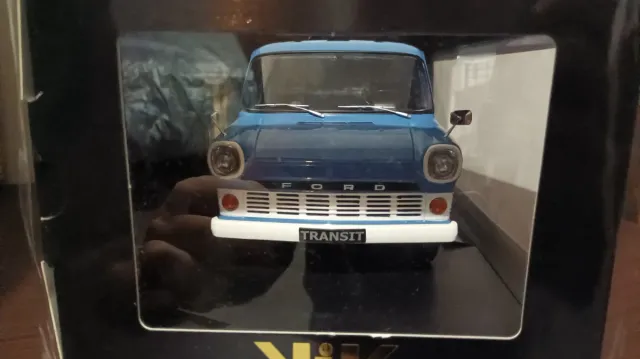 Ford Transit 1/18