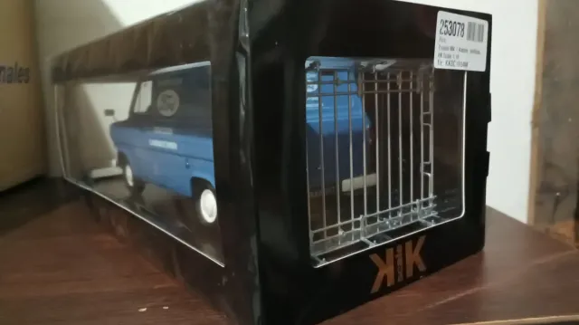 Ford Transit 1/18