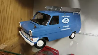 Ford Transit 1/18