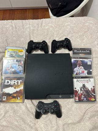Consola PlayStation 3 con juegos y mandos