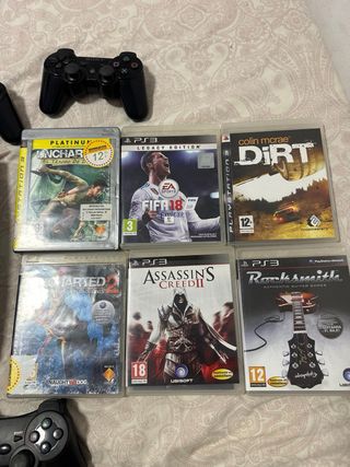 Consola PlayStation 3 con juegos y mandos