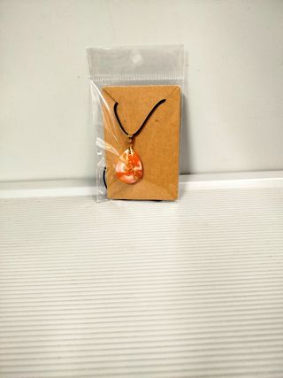 Colgante lágrima naranja, blanco y dorado