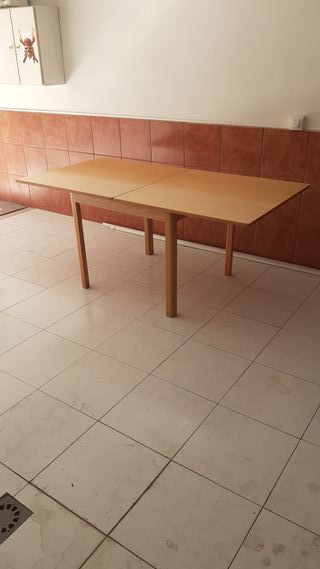 Mesa de madera de 90x90 extensible a 180x90