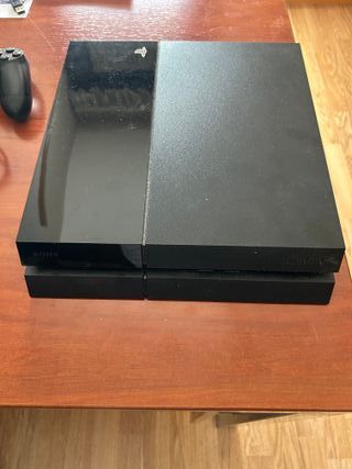 PS4 (PlayStation 4) Negra + Accesorios y Juegos