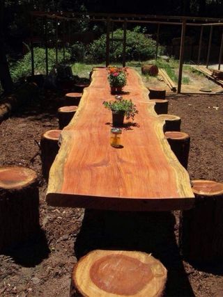 Mesa rústica de madera natural