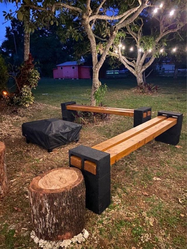 Mesa rústica de madera natural