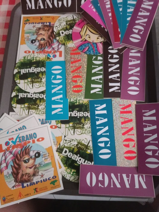 Pegatinas retro Mango y Desigual