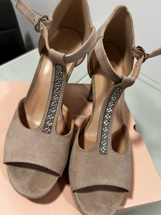 Zapatos de salón nude talla 40