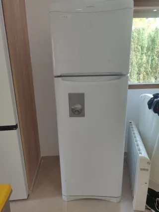 Nevera blanca indesit