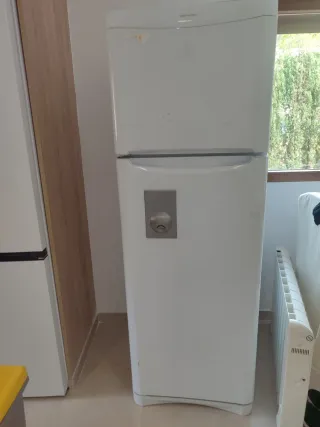 Nevera blanca indesit