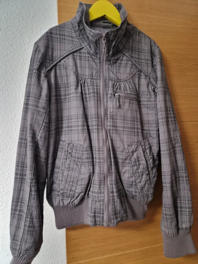 Cazadora niño cuadros gris