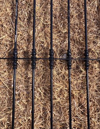 Reja de hierro para ventana 1,30 x 1,18